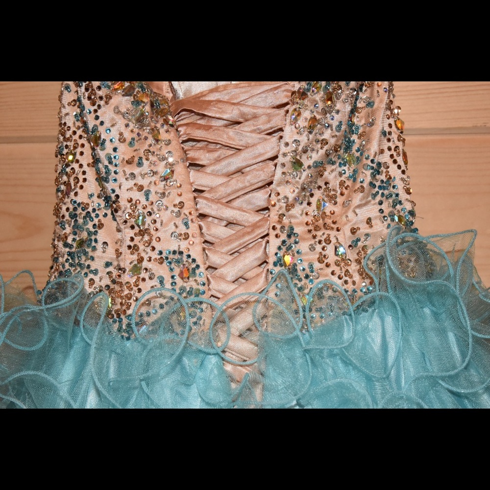 Prom Dress - Picture 2 of 6